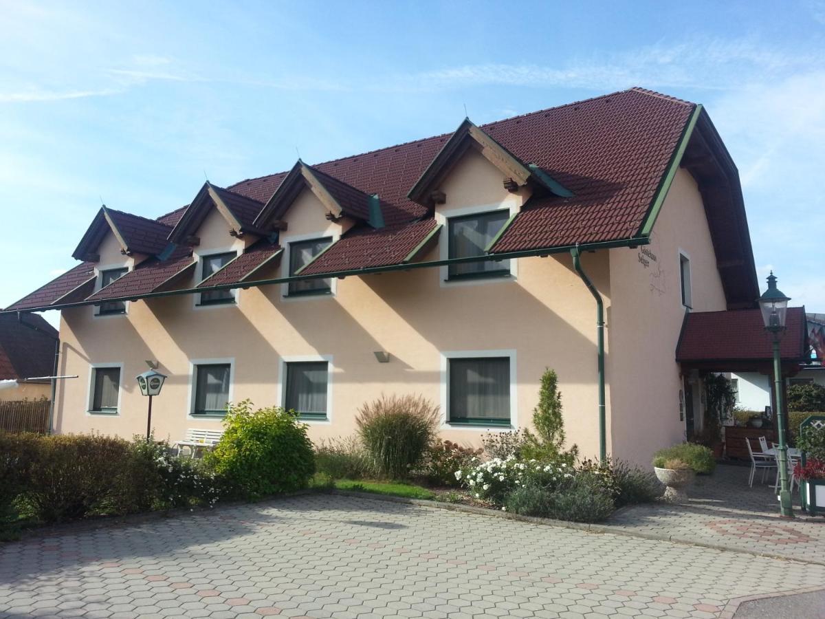 Restaurant Gaestehaus Seiger Sankt Lorenzen bei Knittelfeld Exterior photo